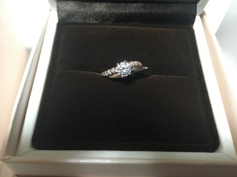 【アイプリモ(I-PRIMO)の口コミ】 私がピンクゴールドも入った指輪がいいと言っていたので夫が選んでくれま…