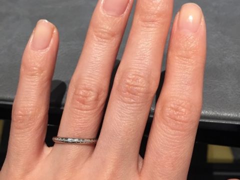 【エクセルコダイヤモンド(EXELCO DIAMOND)の口コミ】 ミル打ちのデザイン性の高いリングを探していたので、こちらのリングを試…