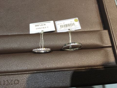 【アイプリモ(I-PRIMO)の口コミ】 メレダイヤが綺麗に光り、上品なデザインだった為、アリアドネに決めまし…