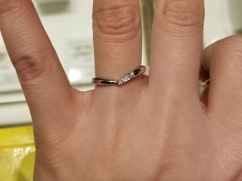 【ケイウノ ブライダル(K.UNO BRIDAL)の口コミ】 試着したシューティングスターは、それまで別のお店ではあまりないぷっく…