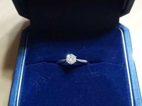 【銀座ダイヤモンドシライシの口コミ】 普段も使えそうで引っ掛かりにくそうであまり高さの無いデザインが気に入…