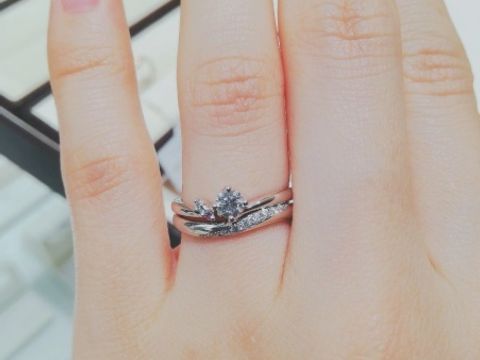 【CAFERING(カフェリング)の口コミ】 なんといっても、ピンクダイヤの綺麗なグラデーションがとても可愛いです…