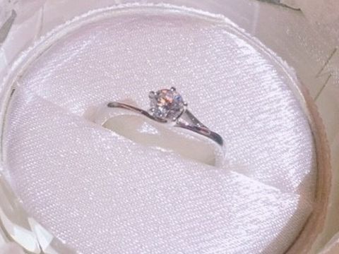 【俄(にわか)の口コミ】 奥さんの雰囲気に合った指輪を選びたいと思って探していましたが、一目惚…