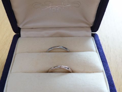 【agete(アガット)の口コミ】 シンプルなデザインですが、クラシックな部分もありかなり好みでした。
ダ…