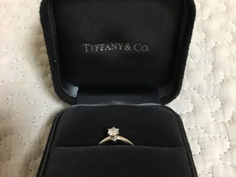 【ティファニー(Tiffany & Co.)の口コミ】 他にも色々な指輪を見に行きましたが、デザイン、ダイヤのクオリティ等最…