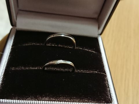 【アイプリモ(I-PRIMO)の口コミ】 シンプルなリングを探していましたが、
さりげないダイヤモンドの輝きに惹…