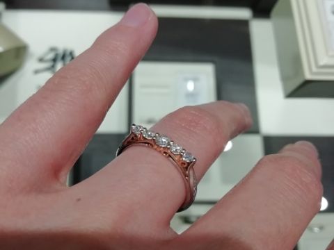 【雅-miyabi- の口コミ】 ・エタニティリングを見せてもらっていたが、派生で紹介してもらったこの…