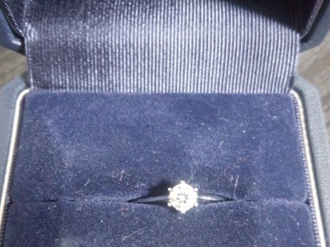 【銀座ダイヤモンドシライシの口コミ】 ・自分たちが想定していた価格だったため。
・デザインからダイヤモンドま…