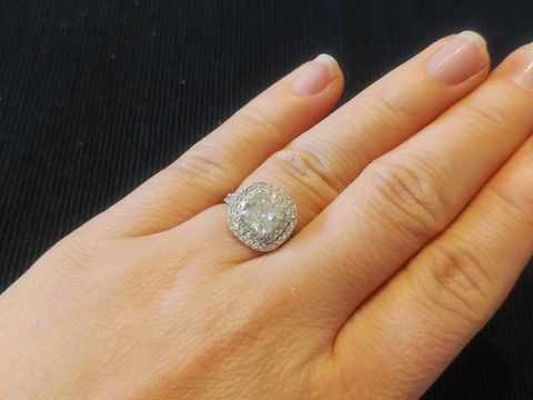 【BRIDGE ANTWERP BRILLIANT GALLERY(ブリッジ・アントワープ・ブリリアント・ギャラリー)の口コミ】 求めているカラット、デザインがなかなかないところこちらのお店に出逢い…