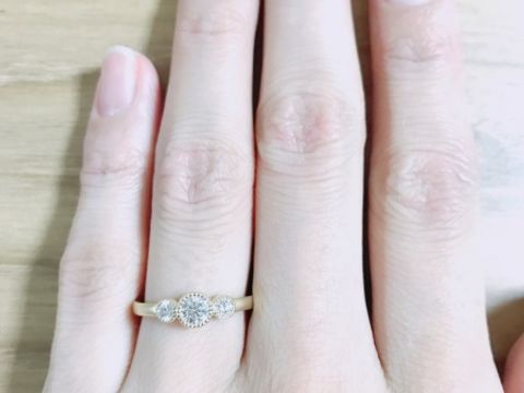 【RosettE(ロゼット)の口コミ】 あまりないシンプルなデザインとヴィンテージ感のある感じも素敵でした。
…