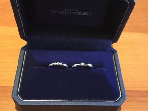 【銀座ダイヤモンドシライシの口コミ】 歳を重ねた手にも似合いそうな威厳と存在感が二人とも気に入り、購入を決…