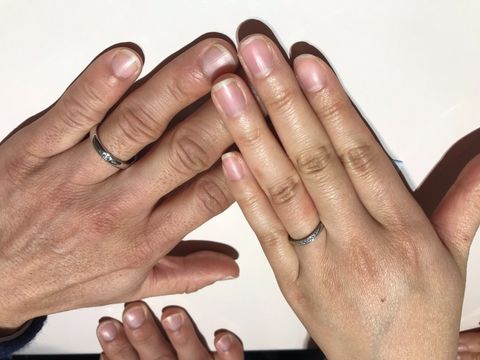 【TRECENTI(トレセンテ)の口コミ】 彼女がこの半月のような形でメレダイヤが並んでいるものをとても気に入っ…