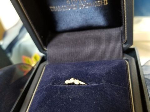 【銀座ダイヤモンドシライシの口コミ】 流れ星をイメージしたリングで、３つの願い事をこめてもっていると、叶う…