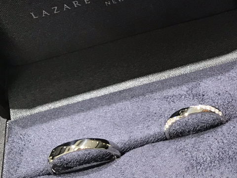 【ラザール ダイヤモンド(LAZARE DIAMOND)の口コミ】 少し変化のあるデザインがよかったのと、長く付けることを考えて細過ぎな…