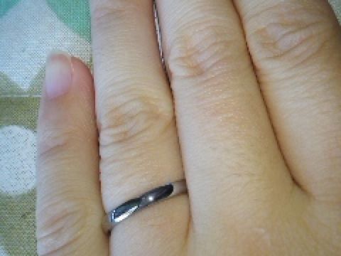 【TANZO.(鍛造指輪)の口コミ】 毎日つけていても簡単に変形しない、頑丈な結婚指輪が欲しかったので。普…