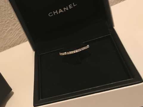 【シャネル(CHANEL)の口コミ】 人と被らないものが良いと考えていたので、リングの形がお花になっている…