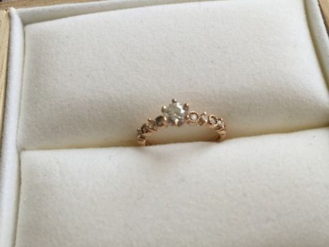 【GRAMA(グラマ)の口コミ】 雑誌など色々みてある程度、好みは決まっていたのですが、実際つけてみる…