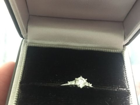 【アイプリモ(I-PRIMO)の口コミ】 主張し過ぎず、日常使いのできるエンゲージリングを探していました。こち…