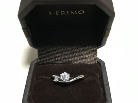 【アイプリモ(I-PRIMO)の口コミ】 デザインに一目惚れしました。
一つ一つの指輪に星の名前がつけられており…