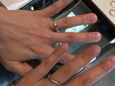 【杢目金屋(もくめがねや)の口コミ】 デザインは和風を取り扱っており、素材はプラチナ以外にもゴールドやピン…