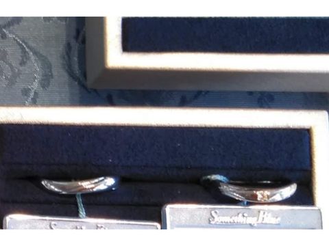 【Something Blue(サムシングブルー)の口コミ】 指輪の幅がある程度しっかりしたものが良かった点と、なるべくシンプルな…