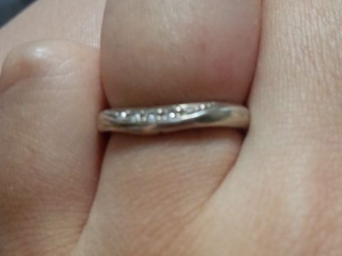 【杢目金屋(もくめがねや)の口コミ】 オーダーメイドで作りたかったこと、２人とも肌が白いので肌なじみのいい…