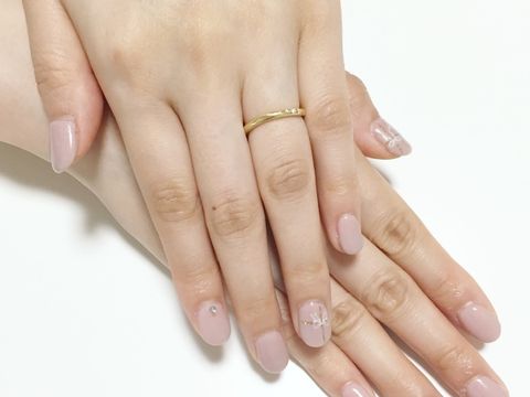 【agete(アガット)の口コミ】 ゴールドのジュエリーしか身につけないので、素材はゴールドと決めてまし…