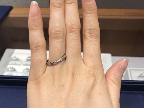 【銀座ダイヤモンドシライシの口コミ】 こちらのブランドは、とにかくどれを見てもダイヤが美しく、品質がとても…