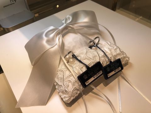 【ナカニワ　ファインダイヤモンドの口コミ】 ロイヤルアッシャーの指輪。
シンプルで洗練されているデザイン。
しかし…