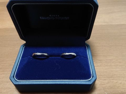 【銀座ダイヤモンドシライシの口コミ】 HPで、大体の好みのデザインを決めてから来店しました。
2人とも、ウェー…