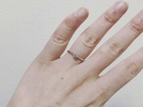 【銀座ダイヤモンドシライシの口コミ】 サイドにもダイヤがついたデザインも試着しましたが、もっとシンプルでも…