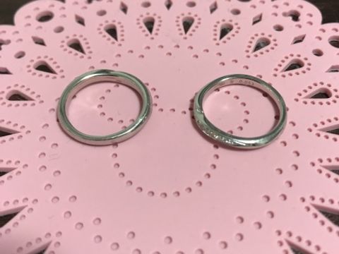 【銀座ダイヤモンドシライシの口コミ】 簡単なカウンセリングの後、
初めに提案されたリングでした。

その後いく…