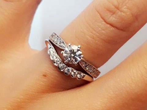 【ケイウノ ブライダル(K.UNO BRIDAL)の口コミ】 ファッションリングとして使用しても違和感のないカジュアルなデザインが…