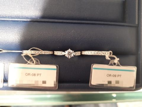 【銀座ダイヤモンドシライシの口コミ】 シンプル・上品で王道なデザインを多く取り扱っています。
婚約指輪に重ね…