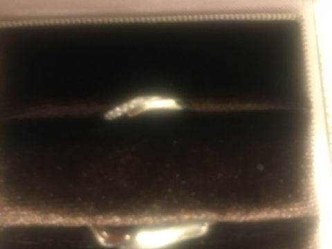 【アイプリモ(I-PRIMO)の口コミ】 別で買った婚約指輪との相性がよかった。
指にはめたときに、指が綺麗に見…