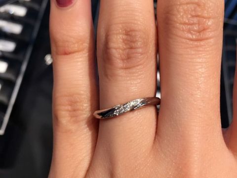 【エクセルコダイヤモンド(EXELCO DIAMOND)の口コミ】 デザインが気に入り、指に馴染んでいたことと、嫌味のない具合でとてもキ…