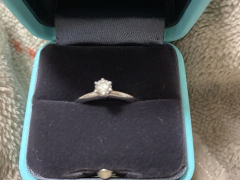 【ティファニー(Tiffany & Co.)の口コミ】 デザインはシンプルで、ダイヤモンド綺麗に見えるようなデザインで飾って…