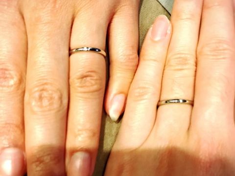 【銀座ダイヤモンドシライシの口コミ】 とても悩みましたが、日頃からつけるためシンプルなデザインでかつ、価格…