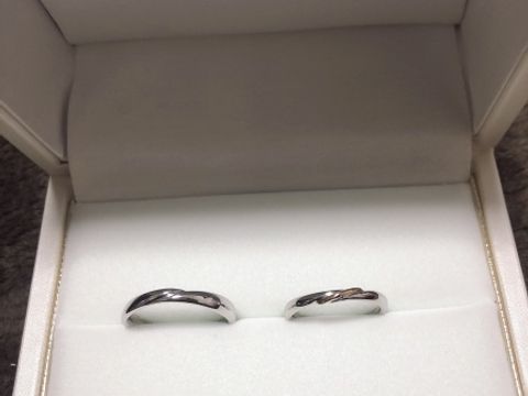 【宝寿堂(ほうじゅどう)の口コミ】 もともとストレートの指輪を探してましたが
自分の指に似合わなかったので…