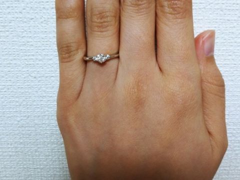 【銀座ダイヤモンドシライシの口コミ】 ブランドのホームページを見て、あらかじめデザインを選んで行きました。
…