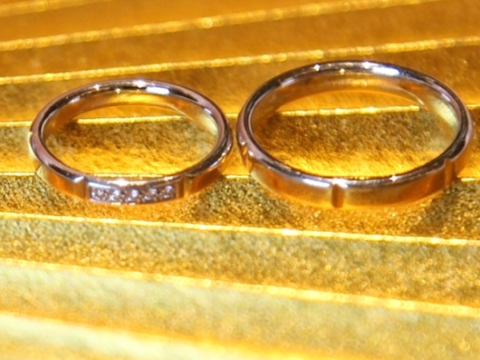 【【閉業】フラー・ジャコー(FURRER-JACOT)の口コミ】 商品名のとおりチョコレートをイメージしたデザインで、女性用は真ん中に…