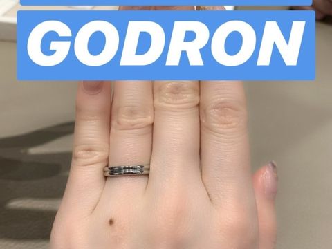 【ブシュロン(BOUCHERON)の口コミ】 太さがあるので、年齢を重ねても違和感なく着用できると感じました。シン…