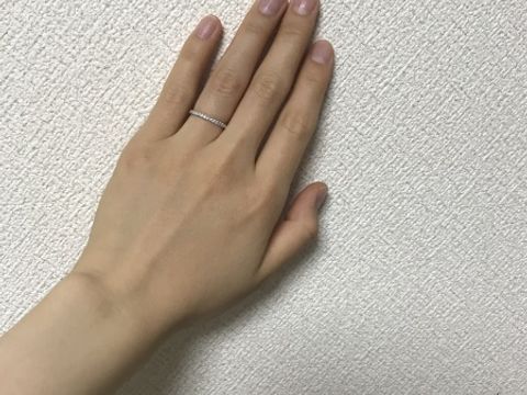 【アイプリモ(I-PRIMO)の口コミ】 エタニティリングを探していました。結婚指輪との相性が良かったので、こ…