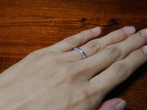 【アイプリモ(I-PRIMO)の口コミ】 レディースの指輪についている、メレダイヤの配置が決めてでした。この指…
