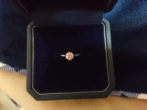 【銀座ダイヤモンドシライシの口コミ】 ずっとピンクダイヤを探してましたが、なかなか良いやつ見つけませんでし…