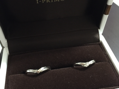 【アイプリモ(I-PRIMO)の口コミ】 飽きのこないシンプルなストレートのデザインと迷いましたが、将来のこと…