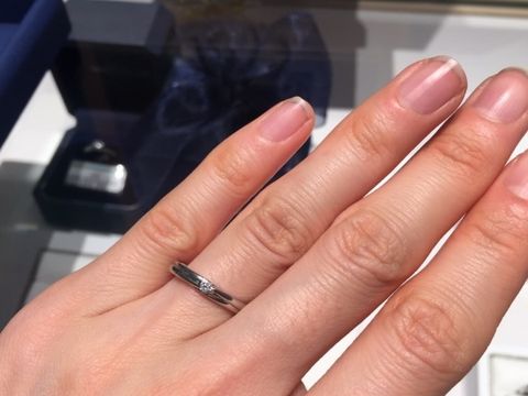 【銀座ダイヤモンドシライシの口コミ】 一粒ダイヤの持ち味を最大限まで活かすべく、でしゃばらない程度の爪どめ…