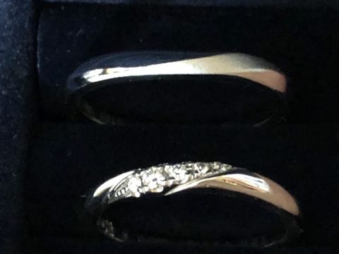 【銀座ダイヤモンドシライシの口コミ】 結婚指輪購入のタイミングで販売を開始したデザインということで気になっ…