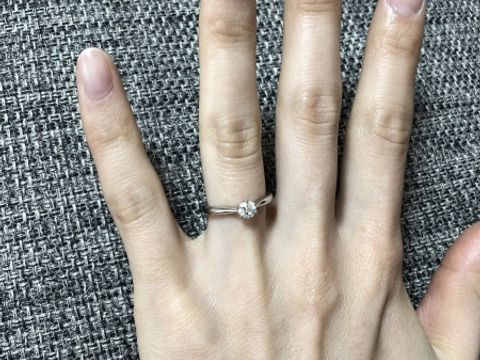 【銀座ダイヤモンドシライシの口コミ】 シンプルなデザインのものを探していました。
様々な種類の中から、シンプ…