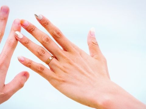 【simmon(シモン)の口コミ】 1粒ダイヤの指輪を探していました。結婚指輪などと重ねてづけもできるよう…